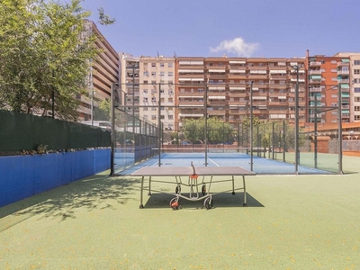 Venta de piso en La Marina de Port de 4 habitaciones con piscina y garaje