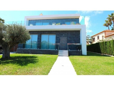 Villa en Venta en Torrevieja, Alicante