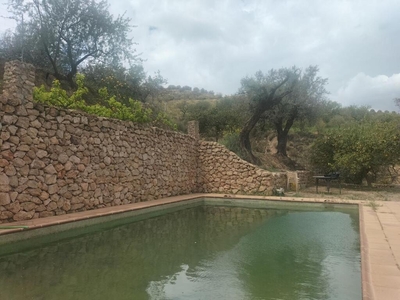 Cortijo con piscina y fabulosas vistas en Restabal