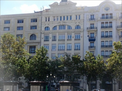 Alquiler de ático en Sant Francesc de 2 habitaciones con terraza y balcón