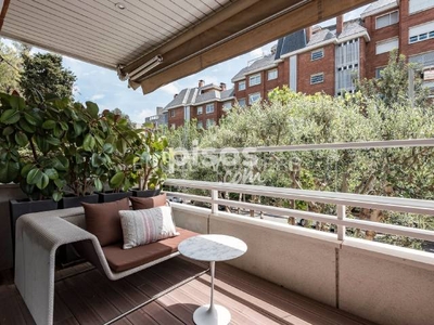 Apartamento en alquiler en Carrer de Sor Eulàlia d'Anzizu