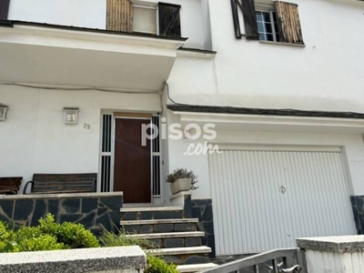 Casa adosada en venta en Carrer del Rossinyol, 28