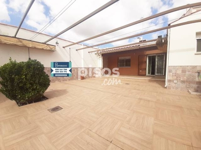 Casa adosada en venta en Don Benito