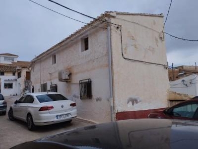 Casa con terreno en Alcóntar