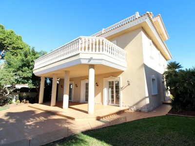 Chalet en venta en La Zenia, Orihuela, Alicante