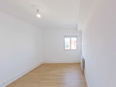 Alquiler piso con 3 habitaciones con calefacción en Madrid