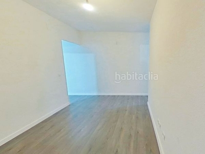 Alquiler piso con 3 habitaciones en Numancia Madrid
