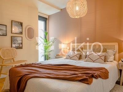 Alquiler piso duplex de 4 habitaciones y terraza en almagro en Madrid