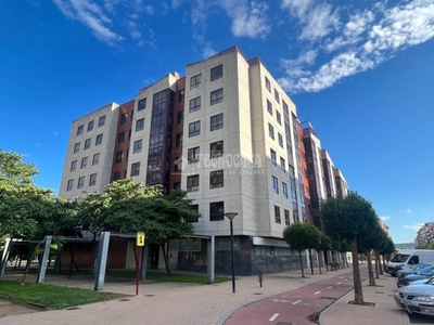 Alquiler Piso Palencia. Piso de cuatro habitaciones Plaza de aparcamiento calefacción individual