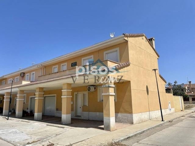 Casa adosada en venta en Calle San Isidro