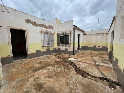 Casa adosada planta baja para reformar en Miranda Cartagena