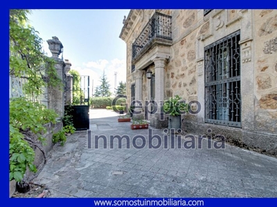 Casa con 8 habitaciones amueblada con parking y vistas a la montaña en Miraflores de la Sierra