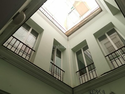 Casa en calle teodosio 60 casa con 7 habitaciones en Sevilla