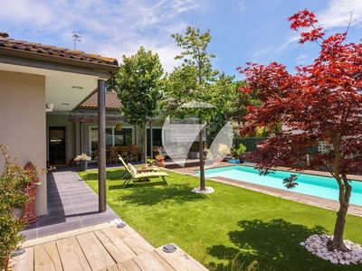 Chalet en venta en Alella, Barcelona