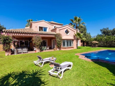 Chalet en venta en El Paraiso, Estepona, Málaga