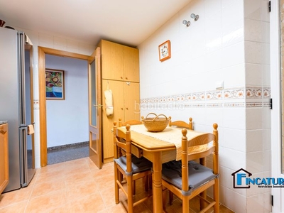Piso en avenida de la paz piso con 3 habitaciones amueblado con ascensor y aire acondicionado en Riba - roja de Túria