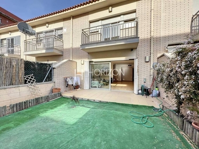 Venta Casa unifamiliar en Calle JOSEP TARRADELLAS El Vendrell. Buen estado con terraza 260 m²