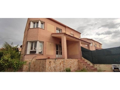 Venta Casa unifamiliar en Calle VALENCIA Villaluenga de La Sagra. Buen estado 180 m²