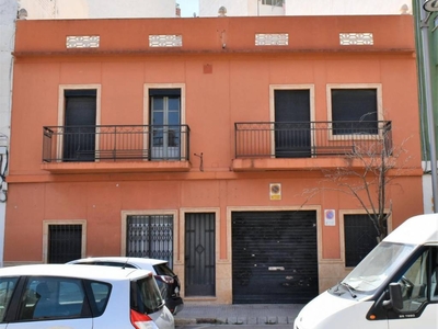 Venta Casa unifamiliar en Ferrocarril D' Alcoi Gandia. Con terraza 221 m²