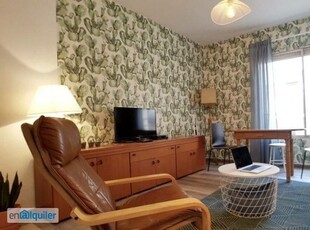 Elegante apartamento de 2 dormitorios en alquiler cerca del Park Güell en Gracia, aparcamiento disponible