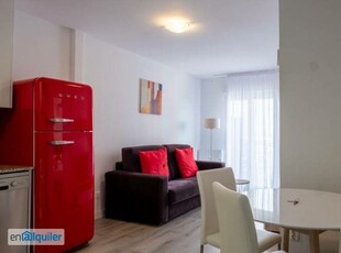 Piso de 1 dormitorio en alquiler a profesionales en Hortaleza, Madrid