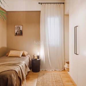 Alquiler apartamento piso de 3 habitaciones con terraza en eixample esquerra en Barcelona