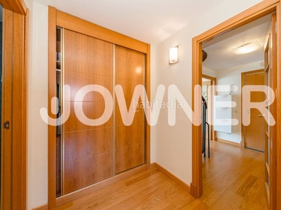 Alquiler ático con 3 habitaciones con ascensor, parking, piscina y aire acondicionado en Madrid