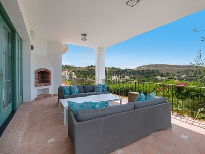 Alquiler casa villa independiente de alquiler julio y agosto en marbella club golf resort junto campo de golf de benahavis. 5 dormitorios y 7 baños. 15.000€ por semana. en Benahavís