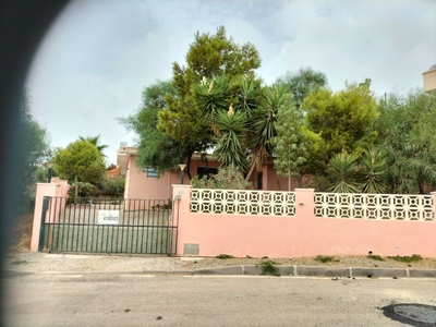 Alquiler de casa con terraza en Águilas, Urbanización Calarreona