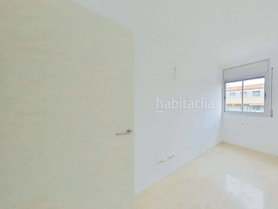 Alquiler piso con 3 habitaciones con ascensor, parking y piscina en Sant Boi de Llobregat
