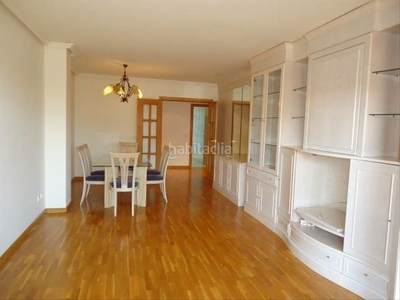 Alquiler piso con 4 habitaciones con calefacción y aire acondicionado en Lleida