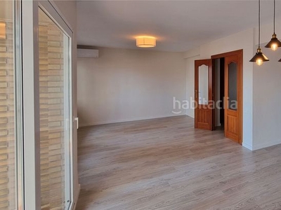 Alquiler piso con 4 habitaciones con calefacción y aire acondicionado en Valencia