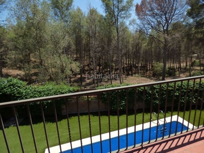 Alquiler piso con 5 habitaciones con parking, piscina, calefacción, aire acondicionado y vistas a la montaña en Castelldefels