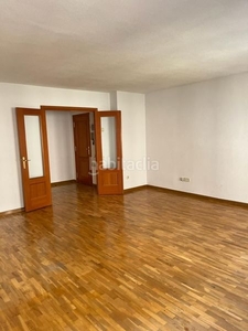 Alquiler piso en calle san francisco 22 piso con 4 habitaciones con ascensor, parking y calefacción en San Lorenzo de El Escorial