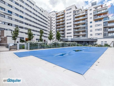 Amplio y luminoso piso, de 151 m2, de 2 dormitorios, con terraza y magníficas zonas comunes.