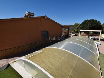 Casa unifamiliar, en una sola planta con piscina y construida en un terreno de 830m2 en Vespella de Gaià