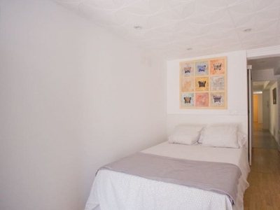 Encantadora habitación para alquilar en un apartamento de 3 dormitorios, Camins al Grau