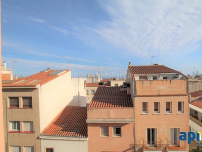 Piso alto y con vistas en Centre Mataró