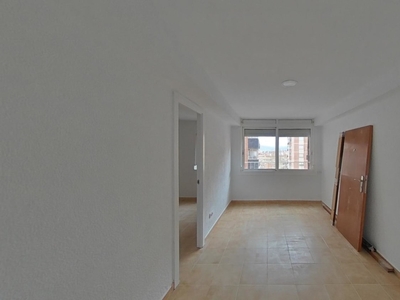 Piso en venta en Calle Buri, 5º, 08940, Cornellà De Llobregat (Barcelona)