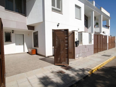 Venta Casa unifamiliar Montijo. Con terraza 149 m²