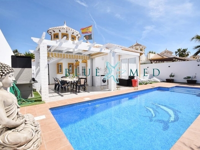 Venta de casa con piscina y terraza en Mazarrón, Country Club