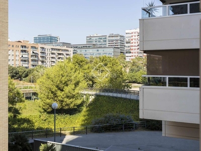 Piso en venta piso en diagonal mar () de dos dormitorios y con terraza de 8 m², trastero de 5 metros y plaza de garaje en Barcelona