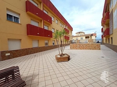 Piso en venta en Alhama de Almería de 3 habitaciones con garaje y ascensor