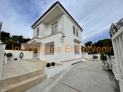 Alquiler Casa unifamiliar Torrent (València). Con terraza 97 m²