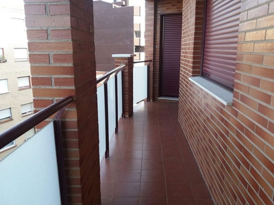 Alquiler de piso en calle Nayim Mohamed Ali Amar de 1 habitación con terraza y garaje