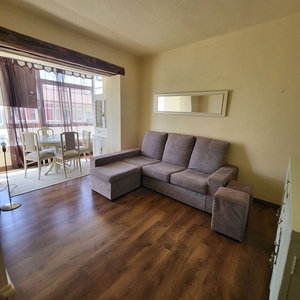 Alquiler de piso en calle Rufino Martín de 3 habitaciones con terraza y muebles