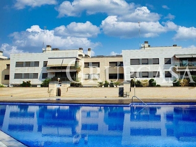 Alquiler de piso en Cappont de 3 habitaciones con terraza y piscina