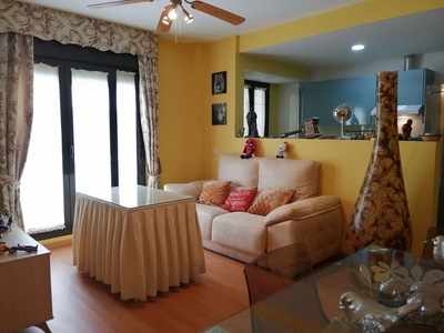 Alquiler de piso en Colores - Entreparques de 1 habitación con terraza y garaje