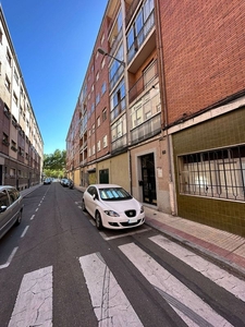 Alquiler de piso en Garrido Norte - Chinchibarra de 3 habitaciones con muebles y balcón