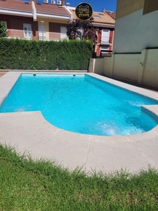 Alquiler de piso en Renfe - Bulevar 1º y 2º Fase de 2 habitaciones con piscina y aire acondicionado